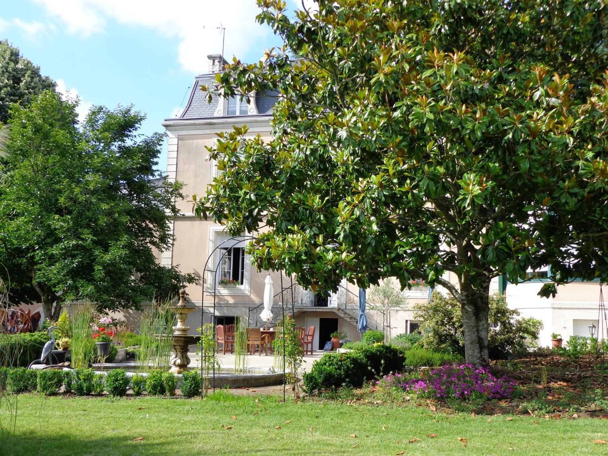 La Maison Ribotteau L'Isle-Jourdain  ภายนอก รูปภาพ